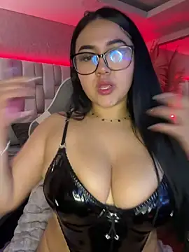 Snapshot of Sara__collins__ chatting on 12/21/25, 12:23 Sara collins online show from 12/21/25, 12:23