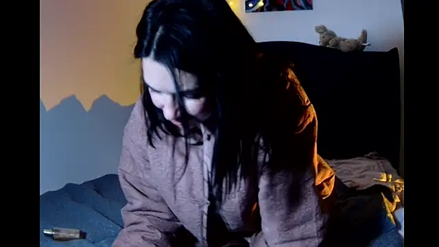 Snapshot of Mylaya chatting on 01/17/25, 06:02 Mylaya online show from 01/17/25, 06:02