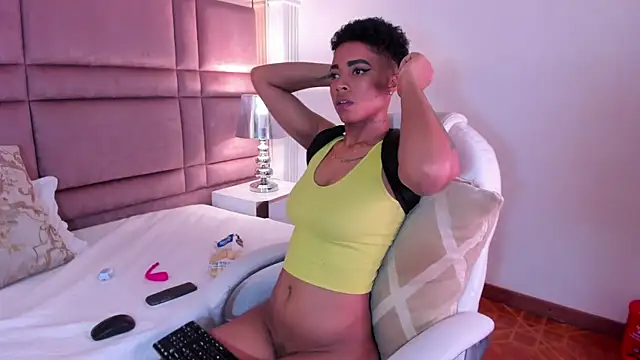 LuciaWallace online show from 03/14/25, 12:54