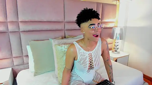 LuciaWallace online show from 09/27/25, 03:33