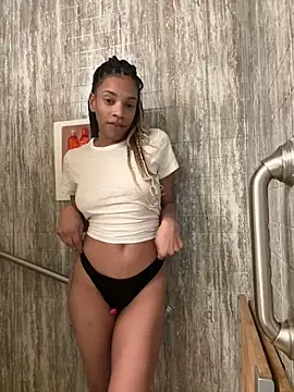 Snapshot of goddesskash chatting on 02/21/25, 11:43 goddesskash online show from 02/21/25, 11:43