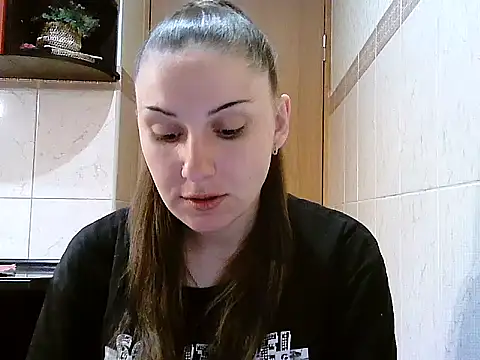 Yuliia30 online show from 04/24/26, 04:53