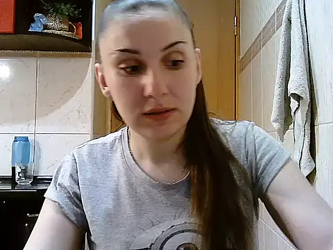 Snapshot of Yuliia30 chatting on 06/04/26, 04:57 Yuliia30 online show from 06/04/26, 04:57