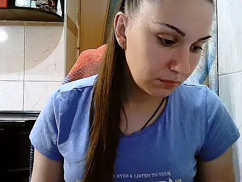 Snapshot of Yuliia30 chatting on 07/17/26, 04:45 Yuliia30 online show from 07/17/26, 04:45