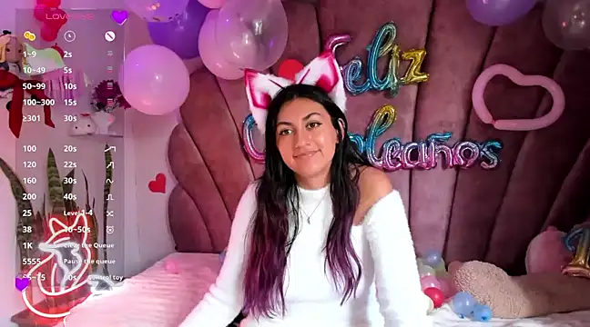 Snapshot of sweetfoxy_17 chatting on 02/18/25, 06:58 sweetfoxy 17 online show from 02/18/25, 06:58