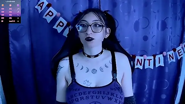 Kimlennox  online show from 02/11/25, 07:16