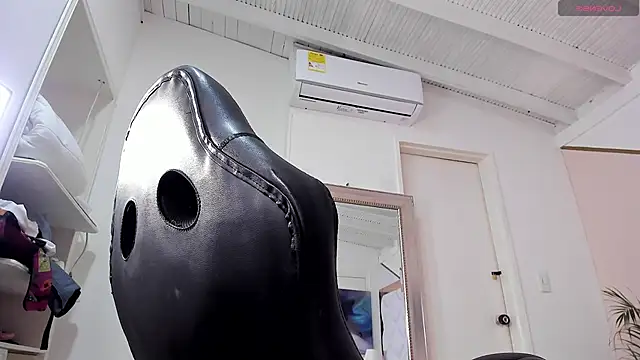 Snapshot of renatarussel chatting on 01/15/25, 07:01 renatarussel online show from 01/15/25, 07:01