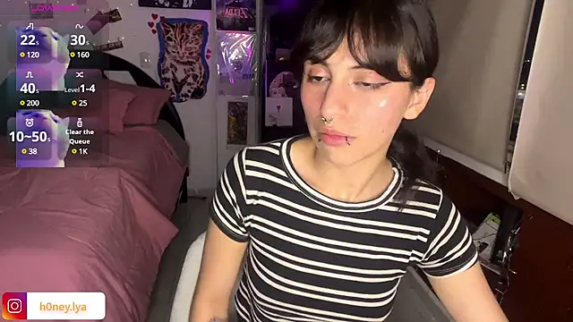 Snapshot of B0nnie_H0ney chatting on 02/18/25, 12:15 B0nnie H0ney online show from 02/18/25, 12:15