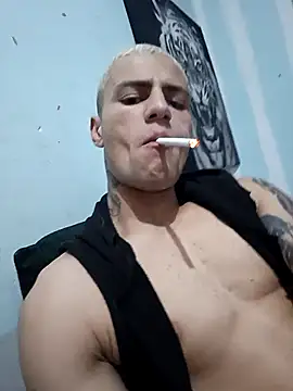 Snapshot of dany_hardy chatting on 10/16/25, 04:13 dany hardy online show from 10/16/25, 04:13