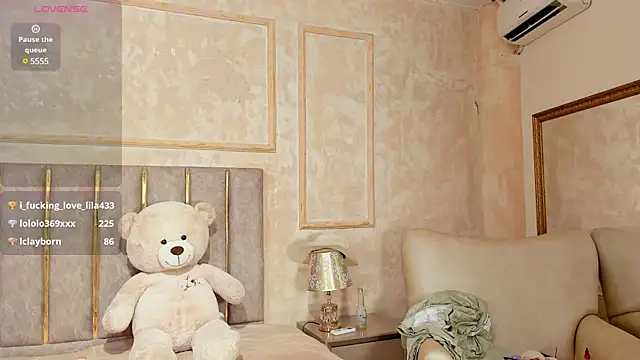 Snapshot of LilaBeily chatting on 02/02/25, 02:17 LilaBeily online show from 02/02/25, 02:17