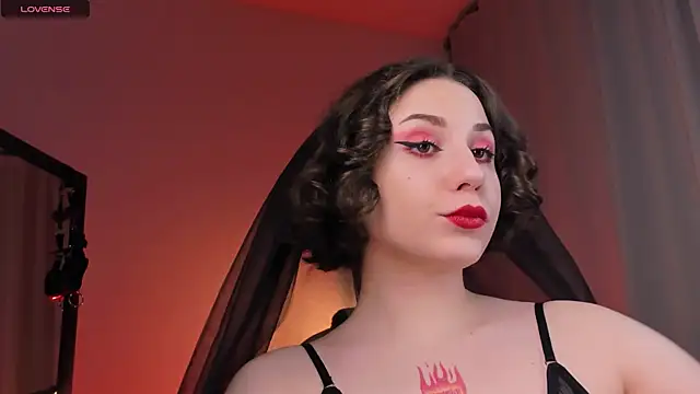 Eva Moss  online show from 02/18/25, 08:47