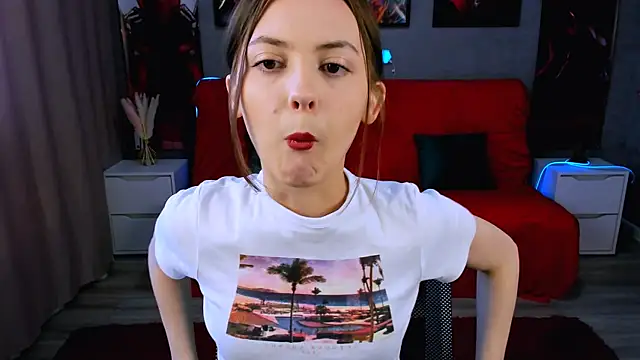 Snapshot of JesssWalker chatting on 03/19/25, 06:24 JesssWalker online show from 03/19/25, 06:24