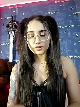 Snapshot of LittleX_Angel chatting on 02/14/25, 12:03 LittleX Angel online show from 02/14/25, 12:03