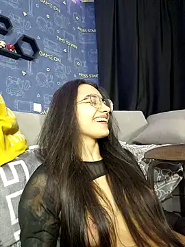 Snapshot of LittleX_Angel chatting on 03/05/25, 10:55 LittleX Angel online show from 03/05/25, 10:55