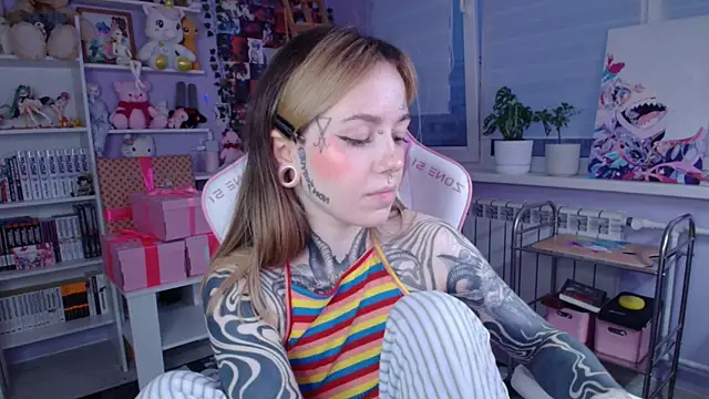 Snapshot of Catharsisi chatting on 11/01/25, 02:08 Catharsisi online show from 11/01/25, 02:08