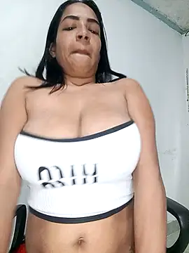 CarolinePolsen online show from 02/25/25, 08:09