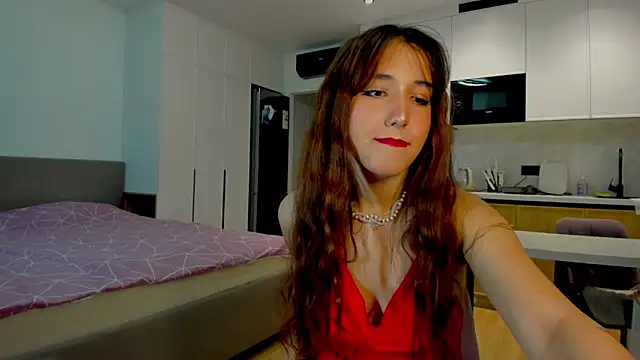 Snapshot of anna_elfi chatting on 09/19/25, 02:18 anna elfi online show from 09/19/25, 02:18