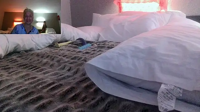 Snapshot of AQuickPhyx chatting on 01/24/25, 11:15 AQuickPhyx online show from 01/24/25, 11:15