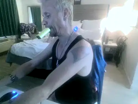 Snapshot of AQuickPhyx chatting on 02/03/25, 10:00 AQuickPhyx online show from 02/03/25, 10:00