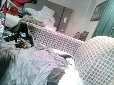 Snapshot of AQuickPhyx chatting on 02/14/25, 03:33 AQuickPhyx online show from 02/14/25, 03:33