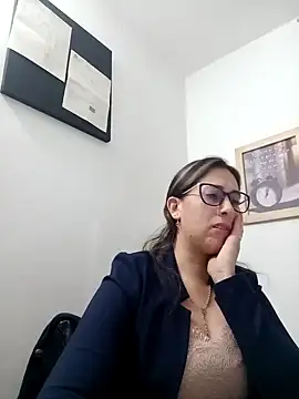 Snapshot of CHARLOTTE_1711 chatting on 01/25/25, 12:06 CHARLOTTE 1711 online show from 01/25/25, 12:06