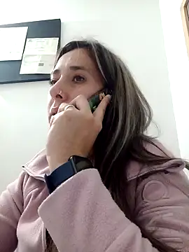 Snapshot of CHARLOTTE_1711 chatting on 02/03/25, 01:09 CHARLOTTE 1711 online show from 02/03/25, 01:09