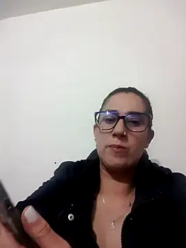 Snapshot of CHARLOTTE_1711 chatting on 02/12/25, 02:45 CHARLOTTE 1711 online show from 02/12/25, 02:45