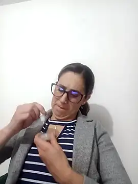 Snapshot of CHARLOTTE_1711 chatting on 02/21/25, 12:16 CHARLOTTE 1711 online show from 02/21/25, 12:16