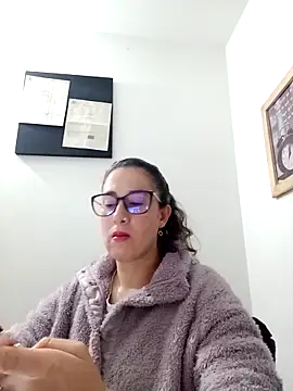 Snapshot of CHARLOTTE_1711 chatting on 03/10/25, 02:17 CHARLOTTE 1711 online show from 03/10/25, 02:17