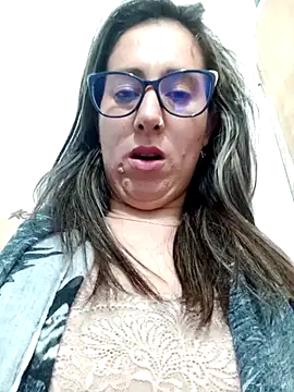 Snapshot of CHARLOTTE_1711 chatting on 03/13/25, 04:16 CHARLOTTE 1711 online show from 03/13/25, 04:16