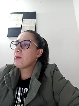 Snapshot of CHARLOTTE_1711 chatting on 03/17/25, 01:35 CHARLOTTE 1711 online show from 03/17/25, 01:35