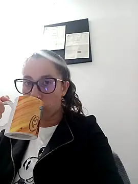 Snapshot of CHARLOTTE_1711 chatting on 03/20/25, 01:57 CHARLOTTE 1711 online show from 03/20/25, 01:57