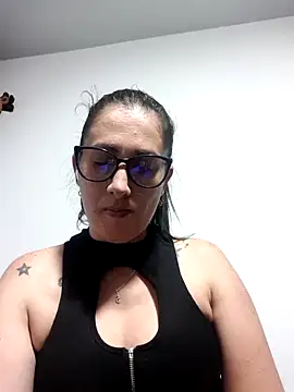 Snapshot of CHARLOTTE_1711 chatting on 10/03/25, 03:58 CHARLOTTE 1711 online show from 10/03/25, 03:58