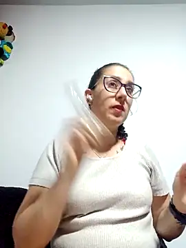 Snapshot of CHARLOTTE_1711 chatting on 10/10/25, 03:16 CHARLOTTE 1711 online show from 10/10/25, 03:16