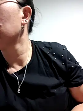 Snapshot of CHARLOTTE_1711 chatting on 10/19/25, 04:24 CHARLOTTE 1711 online show from 10/19/25, 04:24