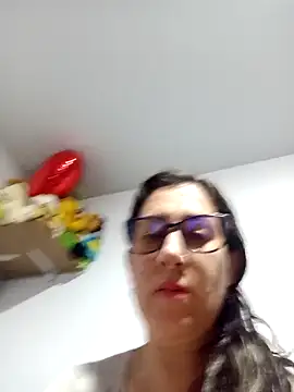 Snapshot of CHARLOTTE_1711 chatting on 11/26/25, 03:18 CHARLOTTE 1711 online show from 11/26/25, 03:18