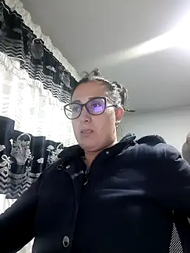 Snapshot of CHARLOTTE_1711 chatting on 01/16/26, 04:16 CHARLOTTE 1711 online show from 01/16/26, 04:16