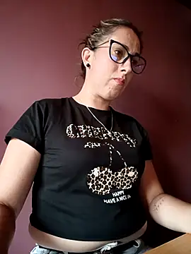 Snapshot of CHARLOTTE_1711 chatting on 03/21/26, 09:51 CHARLOTTE 1711 online show from 03/21/26, 09:51