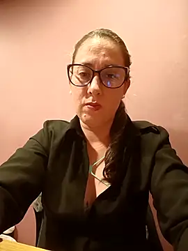 Snapshot of CHARLOTTE_1711 chatting on 04/17/26, 02:47 CHARLOTTE 1711 online show from 04/17/26, 02:47