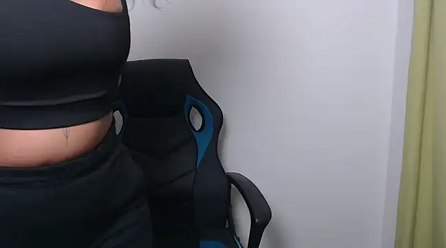 juli love11 online show from 02/20/25, 12:08