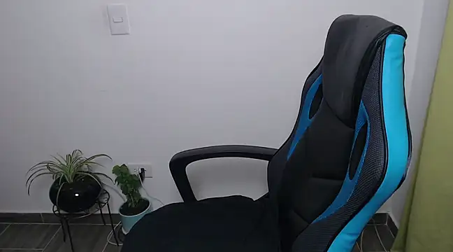 juli love11 online show from 02/24/25, 11:19