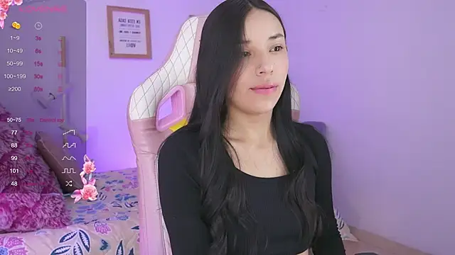 Snapshot of Hade_collinss chatting on 03/07/25, 06:43 Hade collinss online show from 03/07/25, 06:43