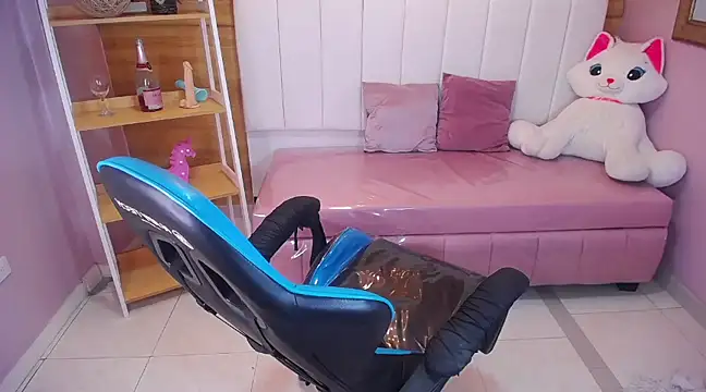 Snapshot of victoria_ricci_a chatting on 02/14/25, 08:05 victoria ricci a online show from 02/14/25, 08:05