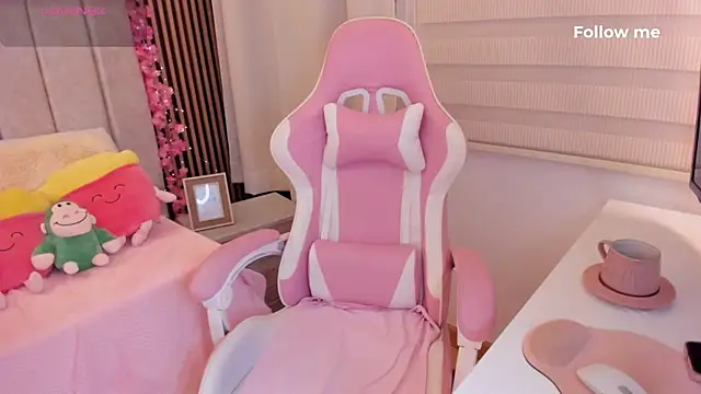 tamy xoo online show from 11/18/25, 06:12