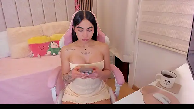 Snapshot of tamy_xoo chatting on 06/17/26, 06:42 tamy xoo online show from 06/17/26, 06:42