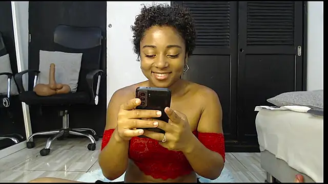Snapshot of avis_lara chatting on 04/30/26, 07:25 avis lara online show from 04/30/26, 07:25