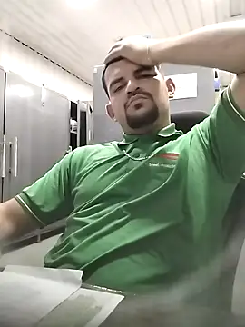 Snapshot of mamauara092 chatting on 03/24/26, 03:17 mamauara092 online show from 03/24/26, 03:17