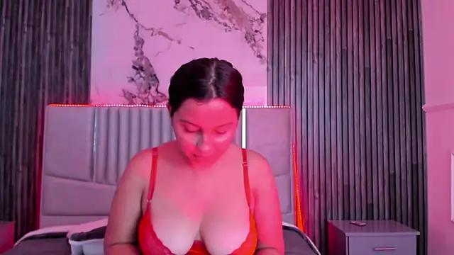 Snapshot of Thaliiajones chatting on 01/19/25, 02:59 Thaliiajones online show from 01/19/25, 02:59