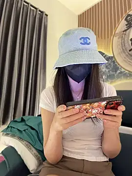 Snapshot of anan2025 chatting on 04/10/26, 04:33 anan2025 online show from 04/10/26, 04:33