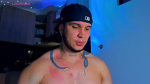 Snapshot of austinoficial chatting on 05/01/26, 08:08 austinoficial online show from 05/01/26, 08:08